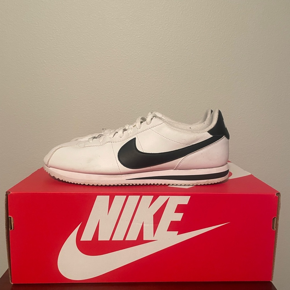 Nike Leather Cortez
White /Black Size 12